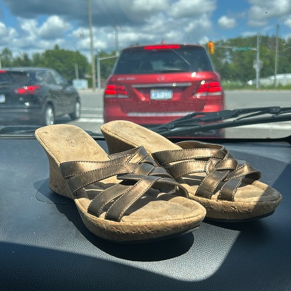 Brown cork wedges (price negotiable) - Picture 1 of 1